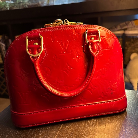 Louis Vuitton Alma bb vernis red double handle with lock & 2 keys - Picture 2 of 16